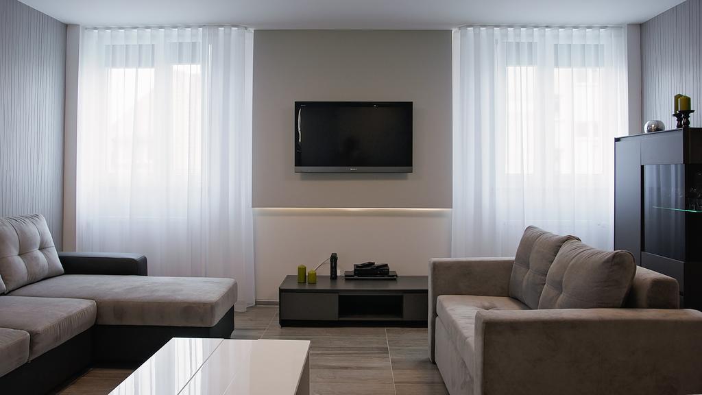 Apartament Piano ราชิบูร์ช ภายนอก รูปภาพ